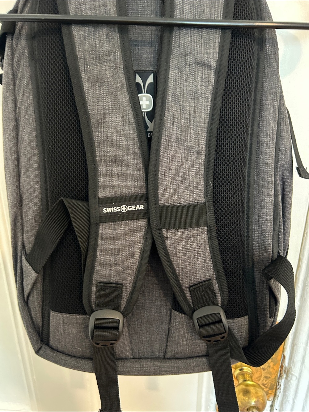 SwissGear Dark Gray Men's Everyday Backpack - Picture 4 of 8